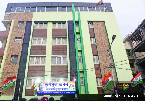তৃণমূলের দলীয় কার্যালয়ে ঋতব্রত শিবিরের ‘দখল’, খবর পেয়ে ছুটে গেলেন কুণাল ঘোষ; বাড়ল রাজনৈতিক উত্তাপ