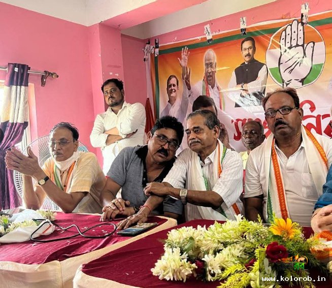 নলহাটিতে তৃণমূলে বড় ভাঙন, প্রাক্তন প্রধান লিটন মণ্ডল-সহ ৪০০ কর্মী-সমর্থকের কংগ্রেসে যোগদান